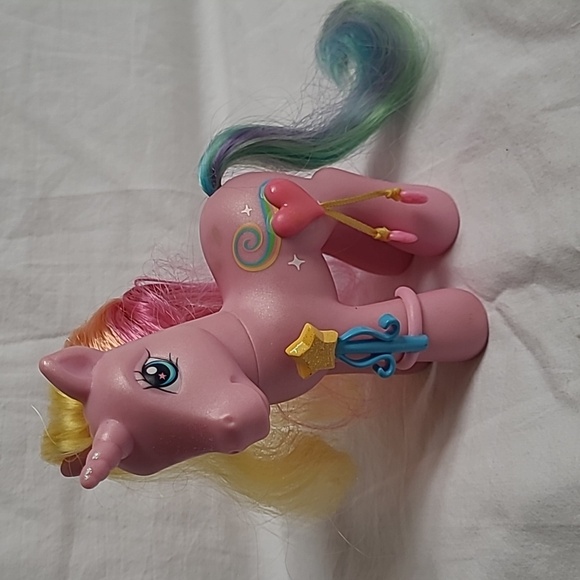 My Little Pony G3 Rarity the Unicorn - Picture 2 of 8